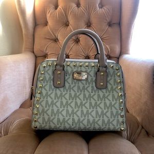 Michael Kors Sandrine Stud Medium Satchel Hand Bag in Vanilla/Light Pink